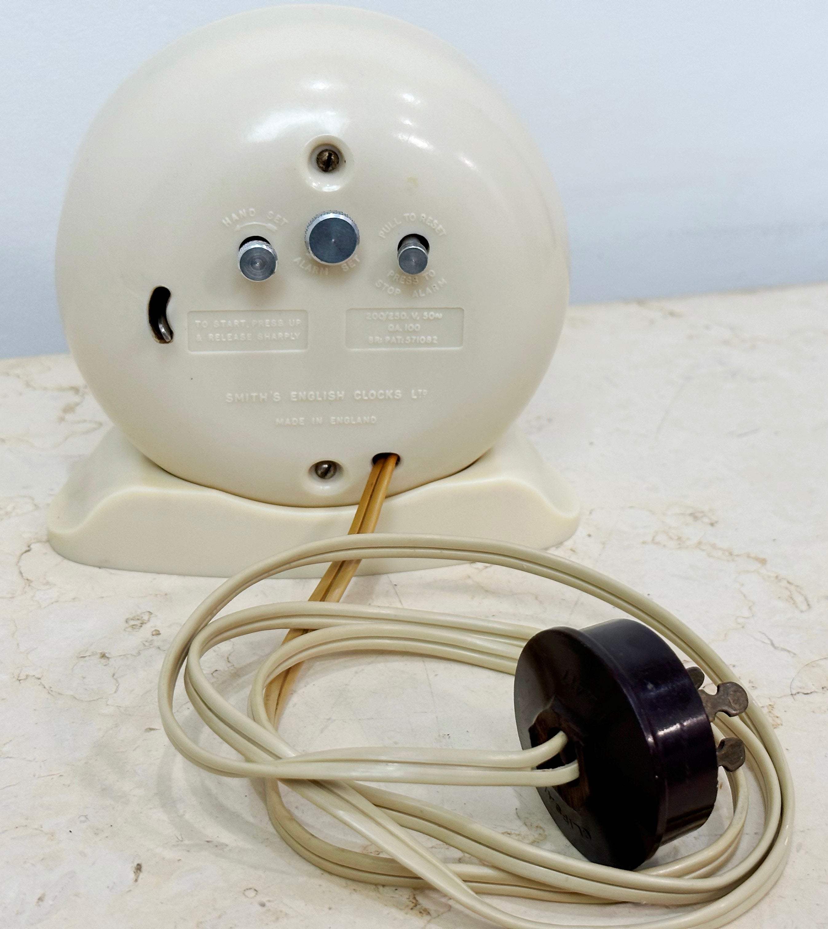 Vintage Smiths Sectric Electric Bakelite Alarm Mantel Clock | eXibit collection