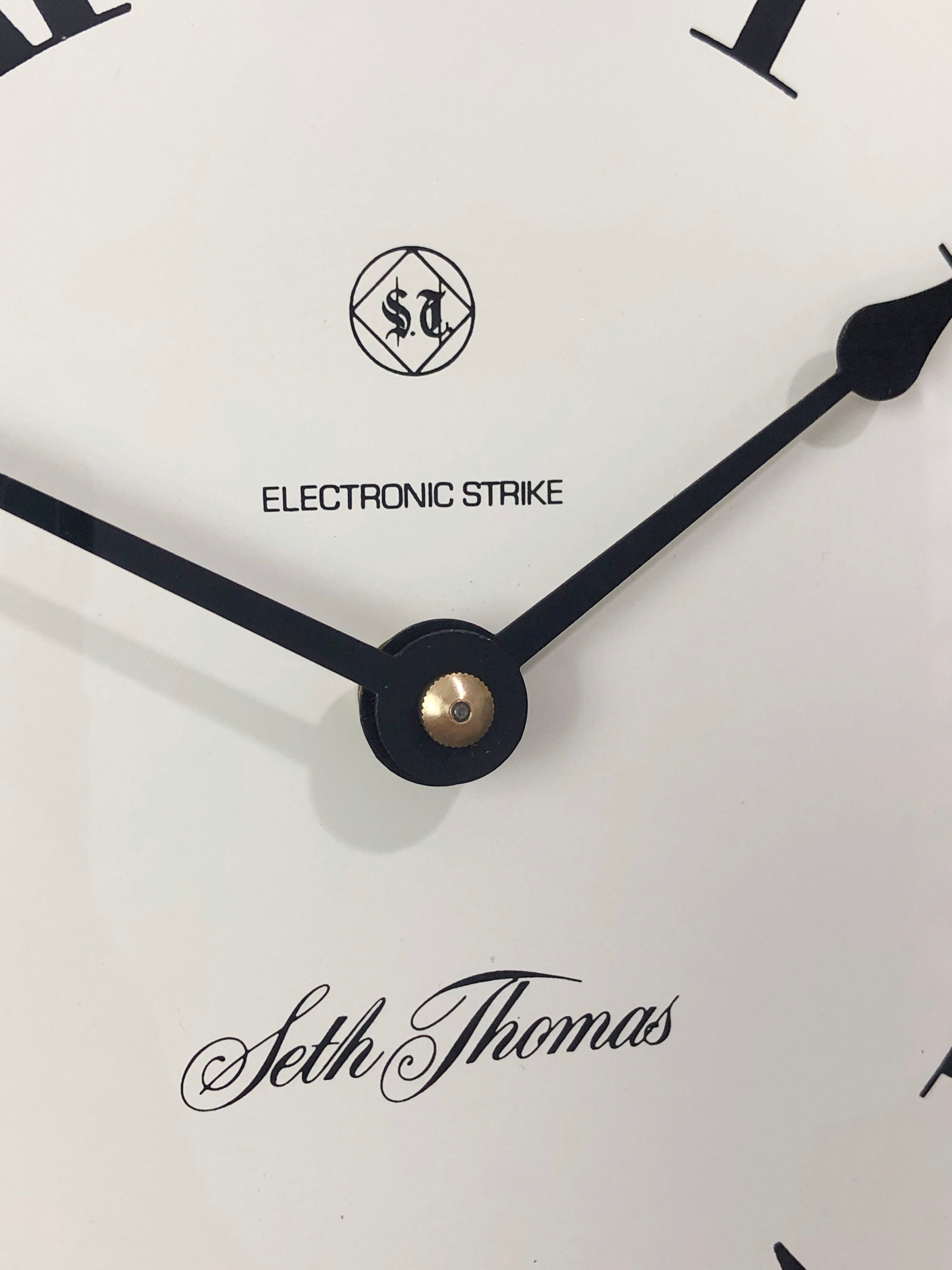 Vintage SETH THOMAS Pendulum Hammer Chime Battery Wall Clock | eXibit collection
