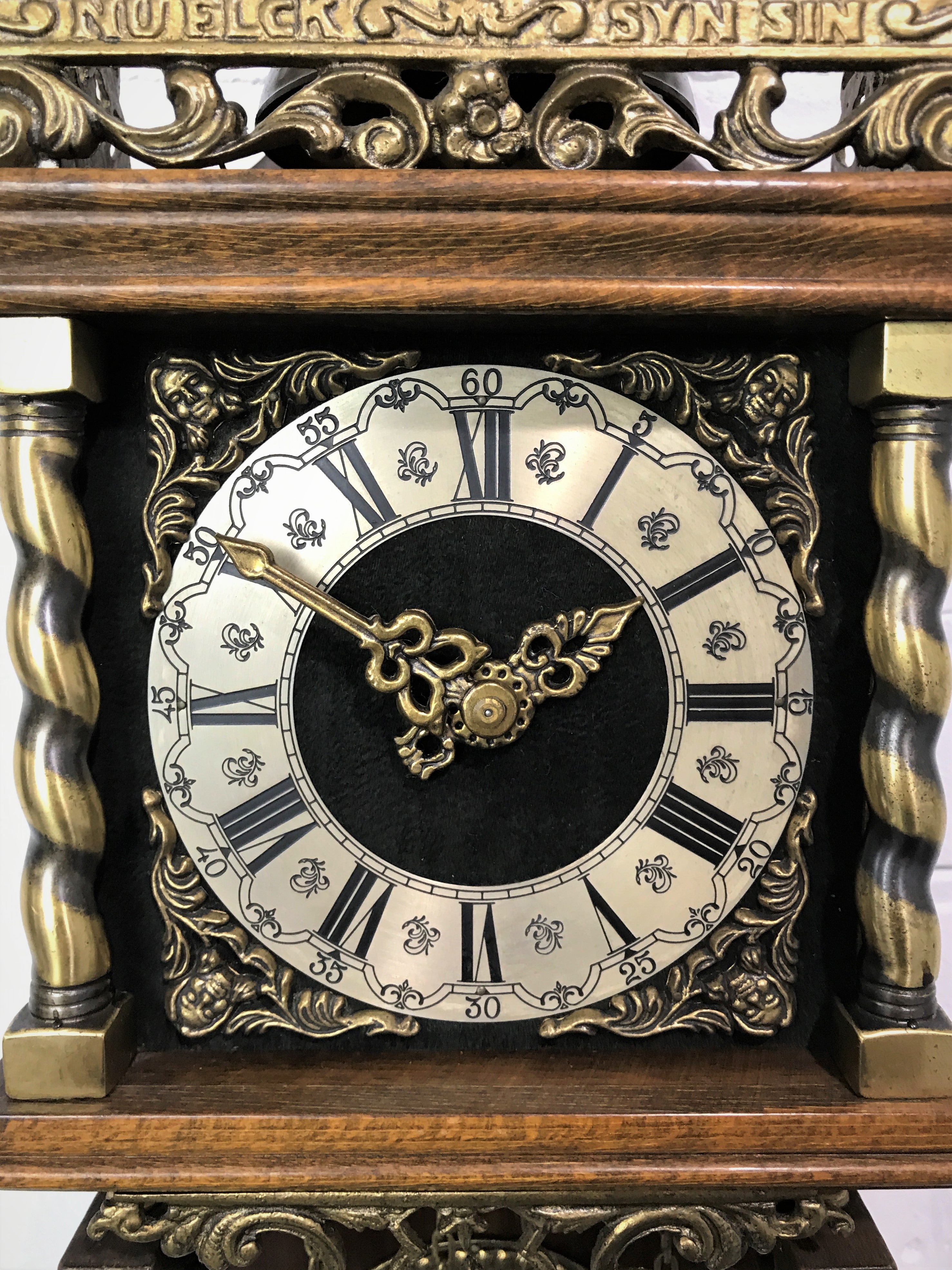 Vintage Atlas Dutch Wall Clock | eXibit collection