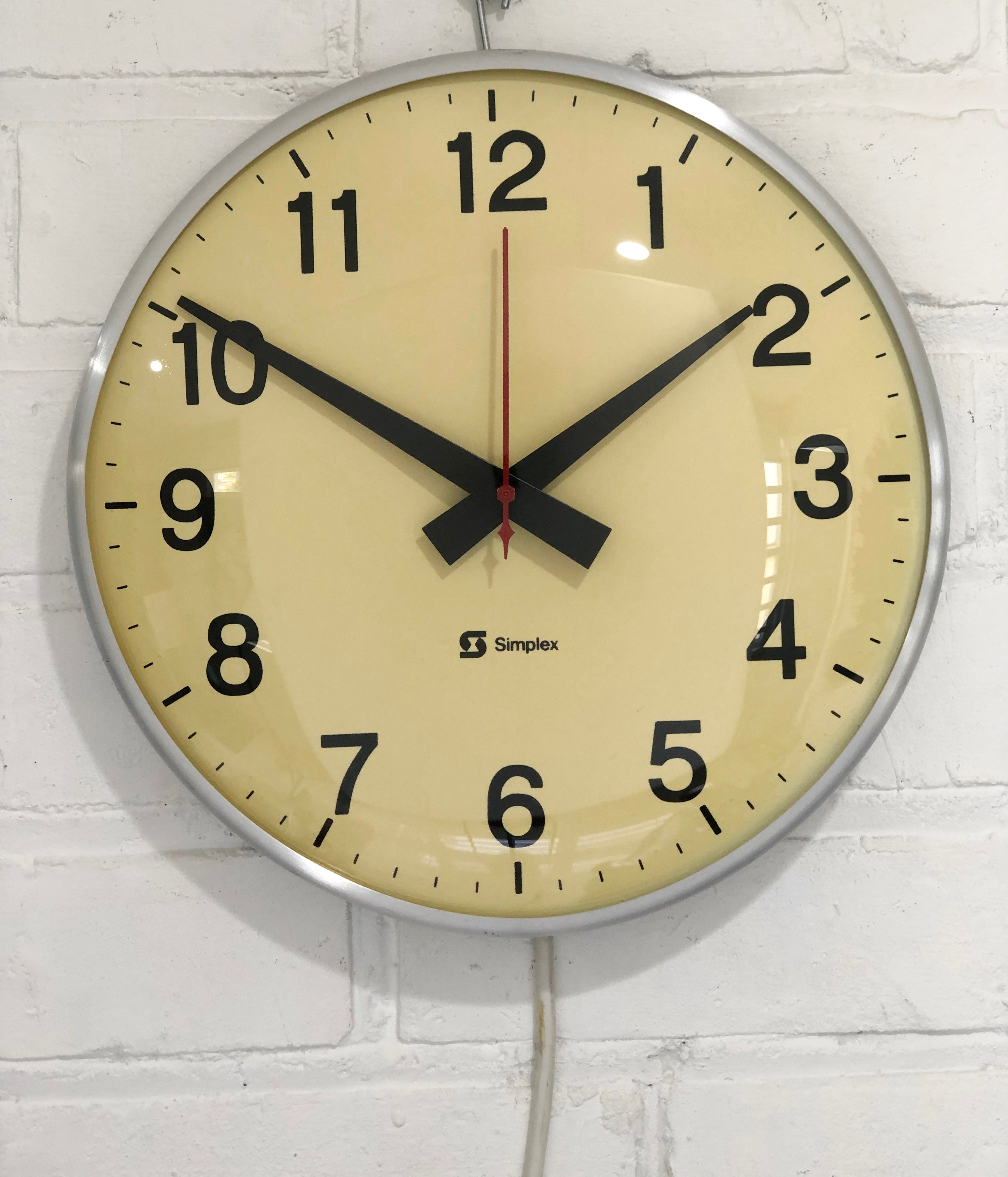 Vintage SIMPLEX Electric Wall School Kitchen Clock | eXibit collection