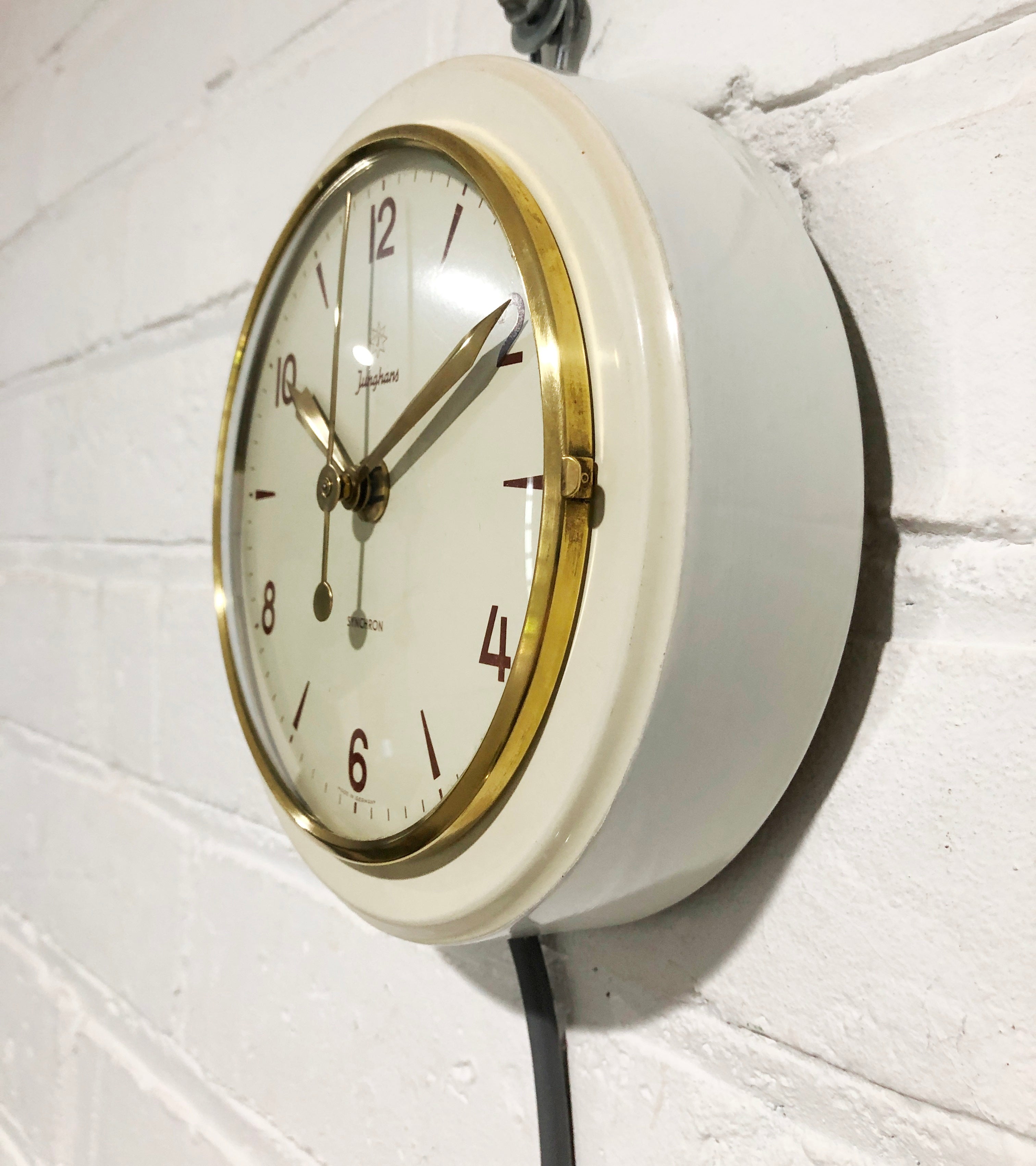 Vintage JUNGHANS Electric Kitchen Wall Clock | eXibit collection