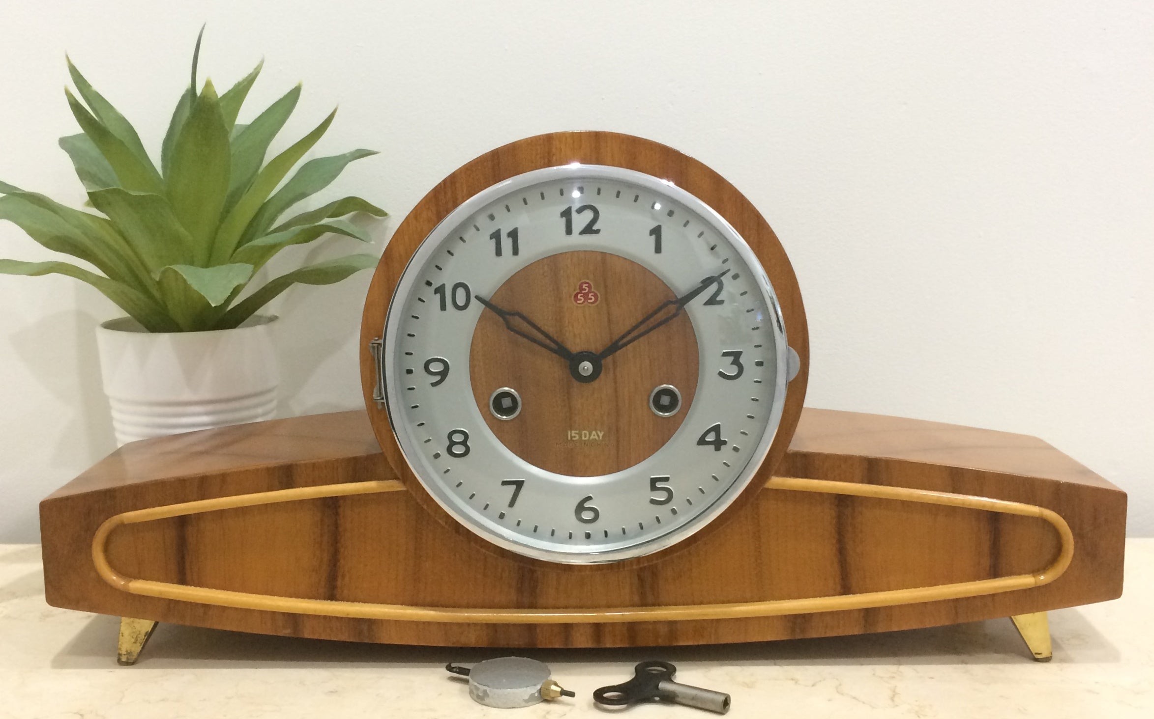 Vintage Retro Mantel Clock | eXibit collection