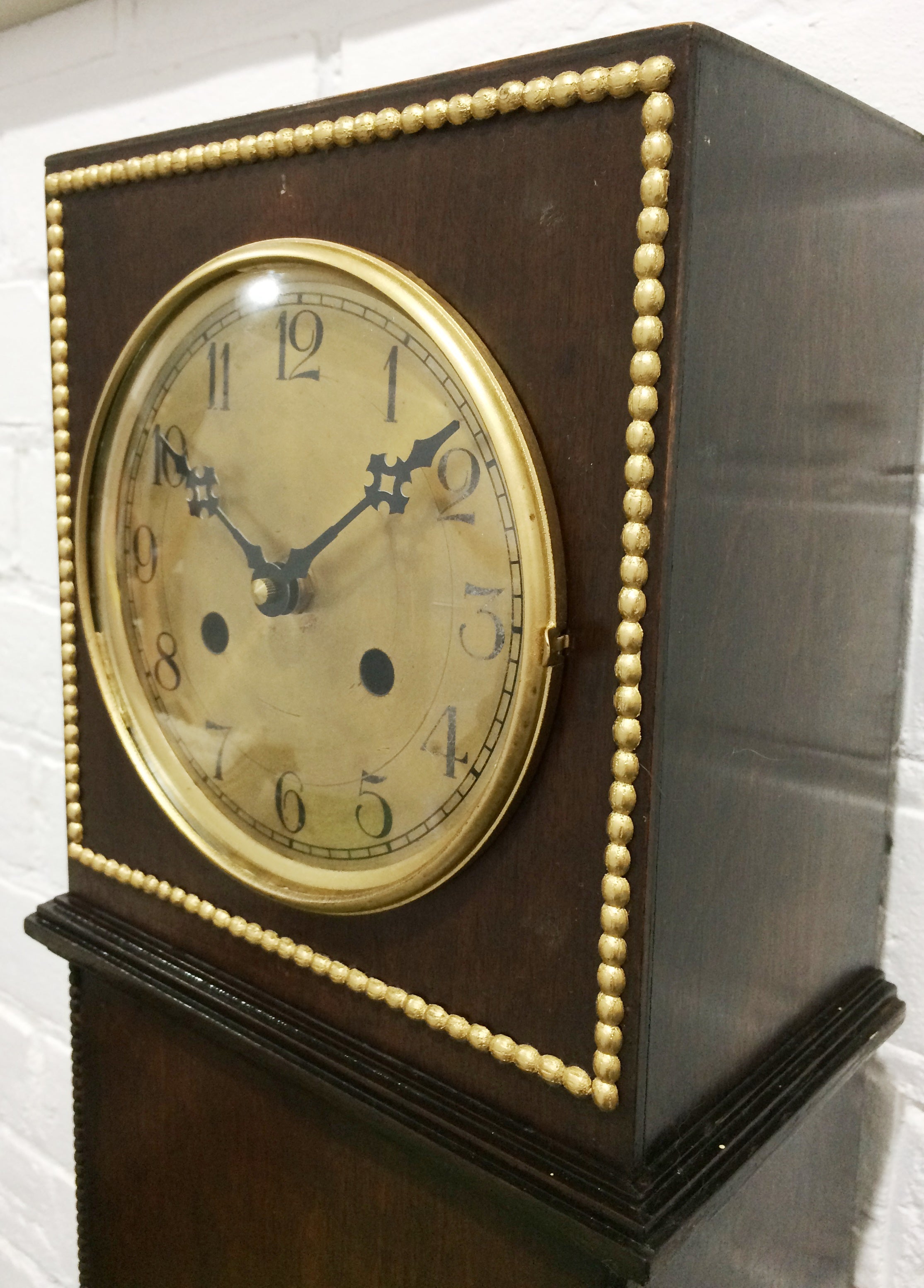 Vintage Quartz Pedestal Clock | eXibit collection