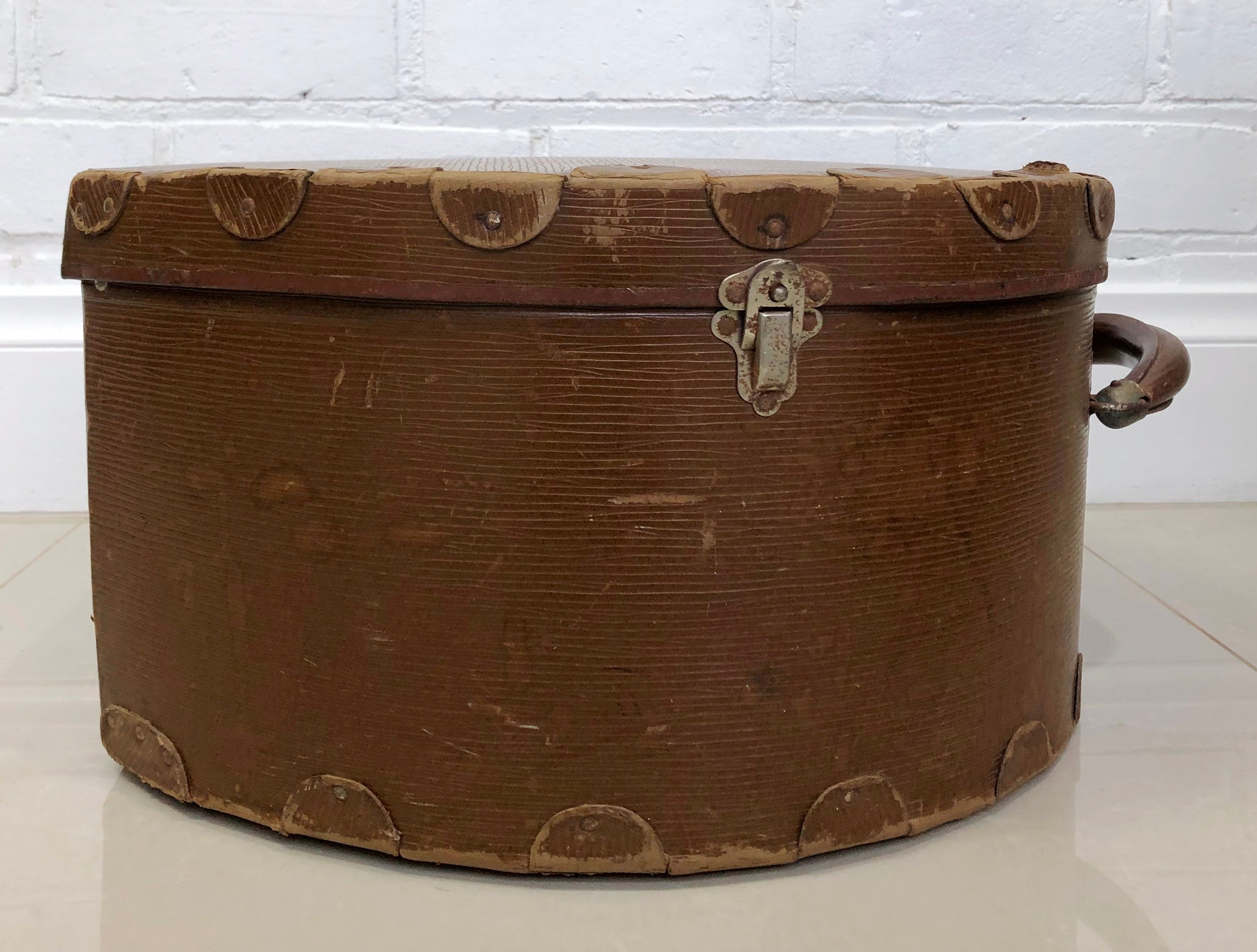Vintage Leather Railway Hat Box Travel Case | eXibit collection