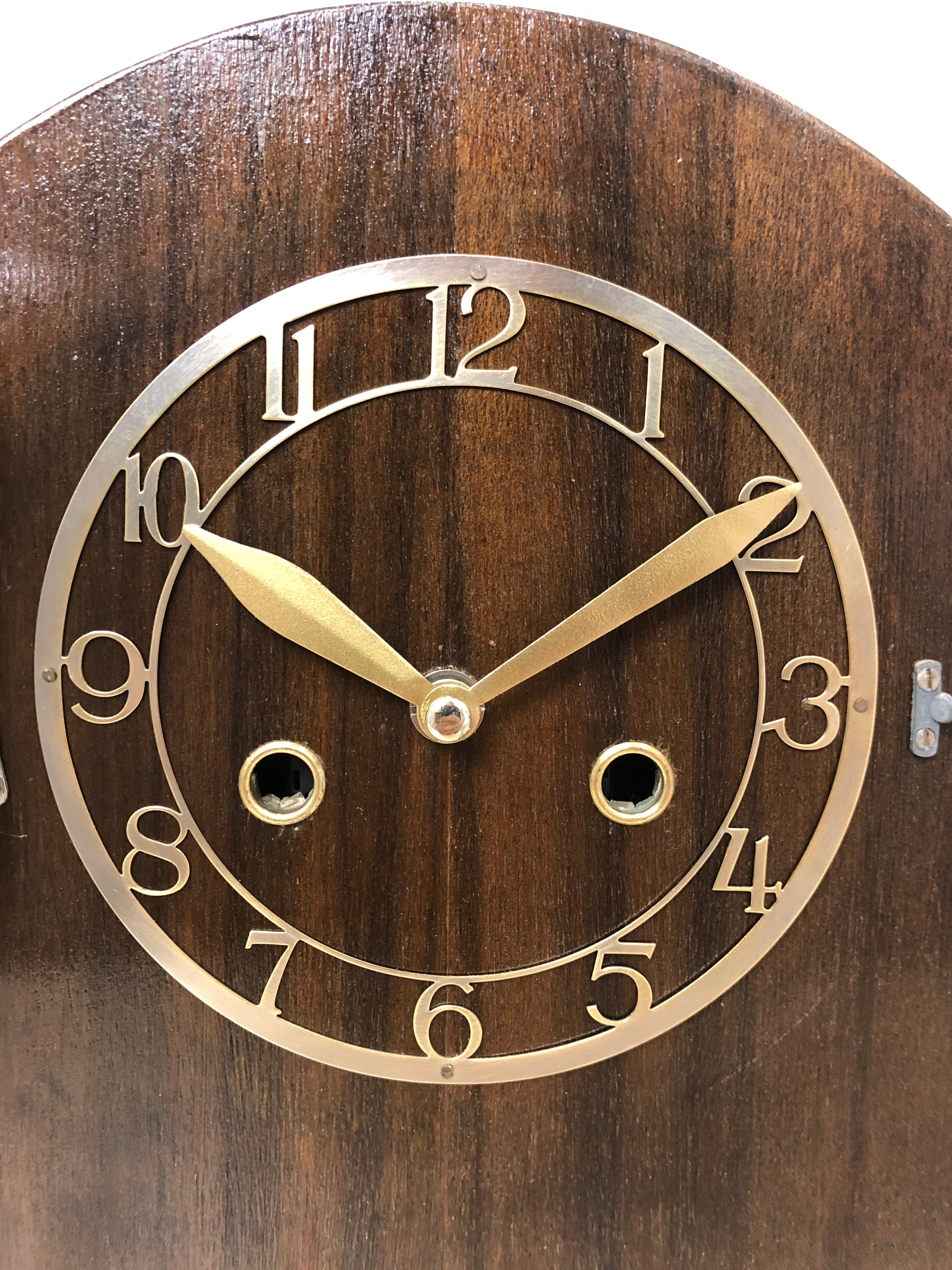 Vintage Battery Mantel Clock | eXibit collection