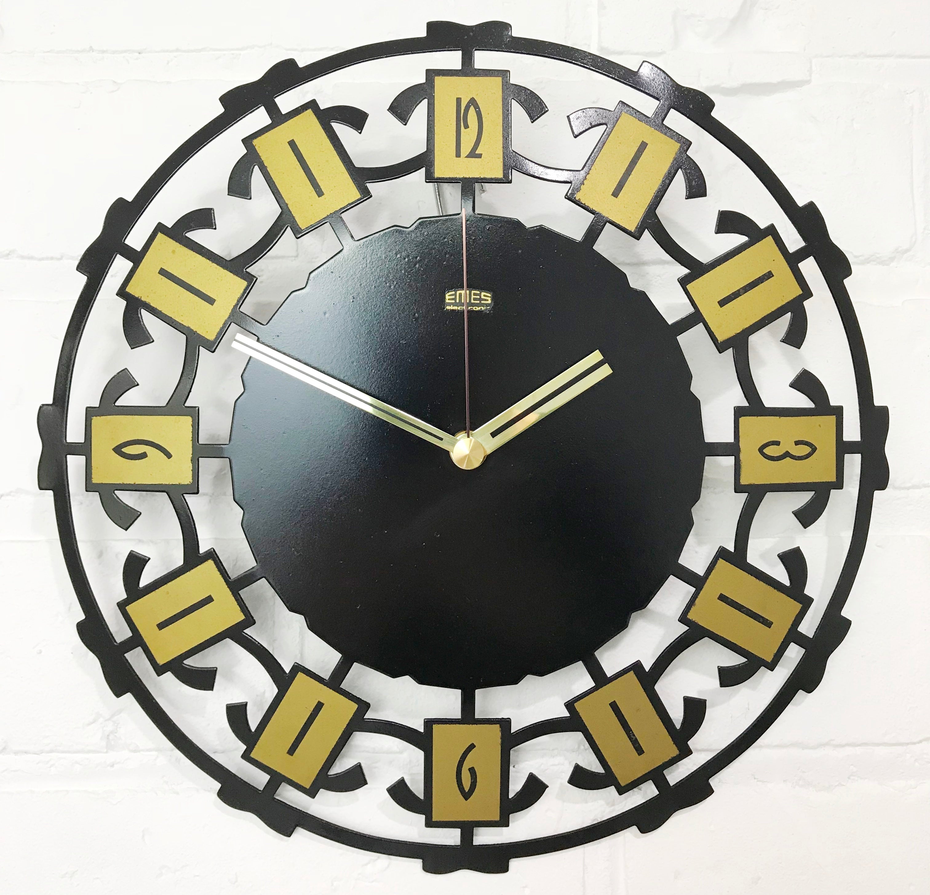 Vintage Starburst Battery Wall Clock | eXibit collection